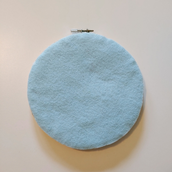 Vintage handmade flower embroidery picture - Picture 2 of 3